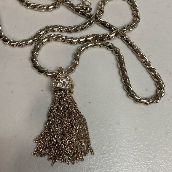 Ann Taylor Long, rounded Chain with Chain Tassel - Picture 9 of 11